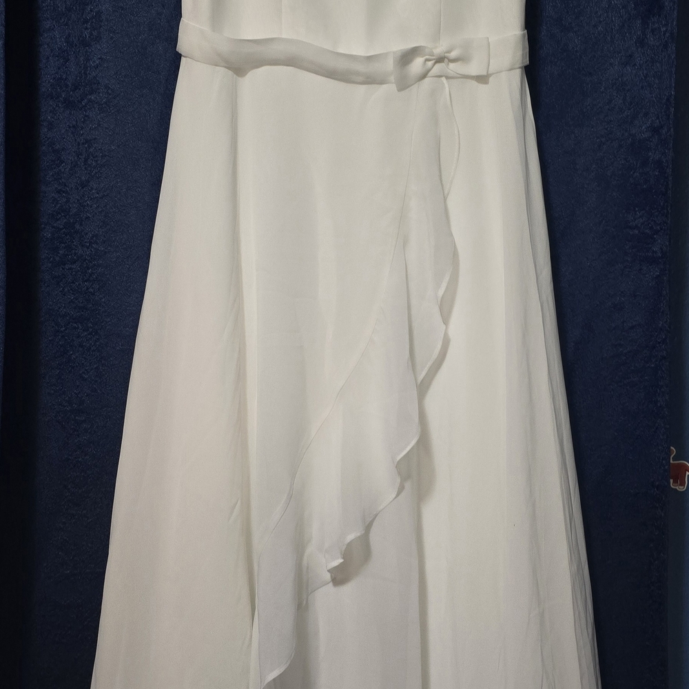 JJs House Ivory Long Wedding Dress 100 % Polyester. Size 16. Bust 34" Waist 32" - Picture 8 of 9